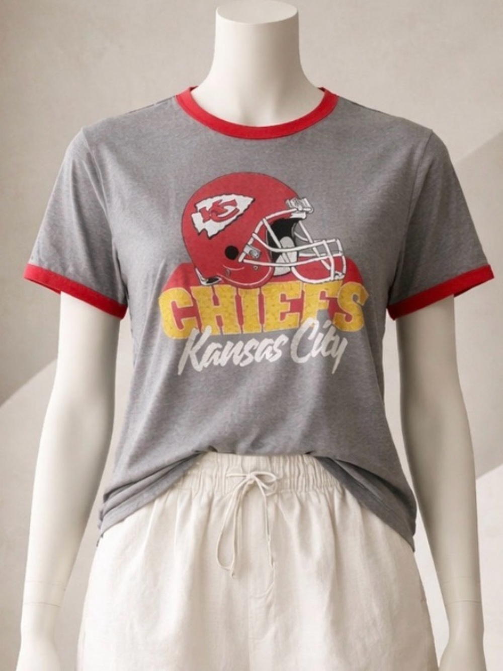 Kansas City Chiefs Tee Shirt NFL Team Women Large Ringer Gray Red Graphic *Flaw*